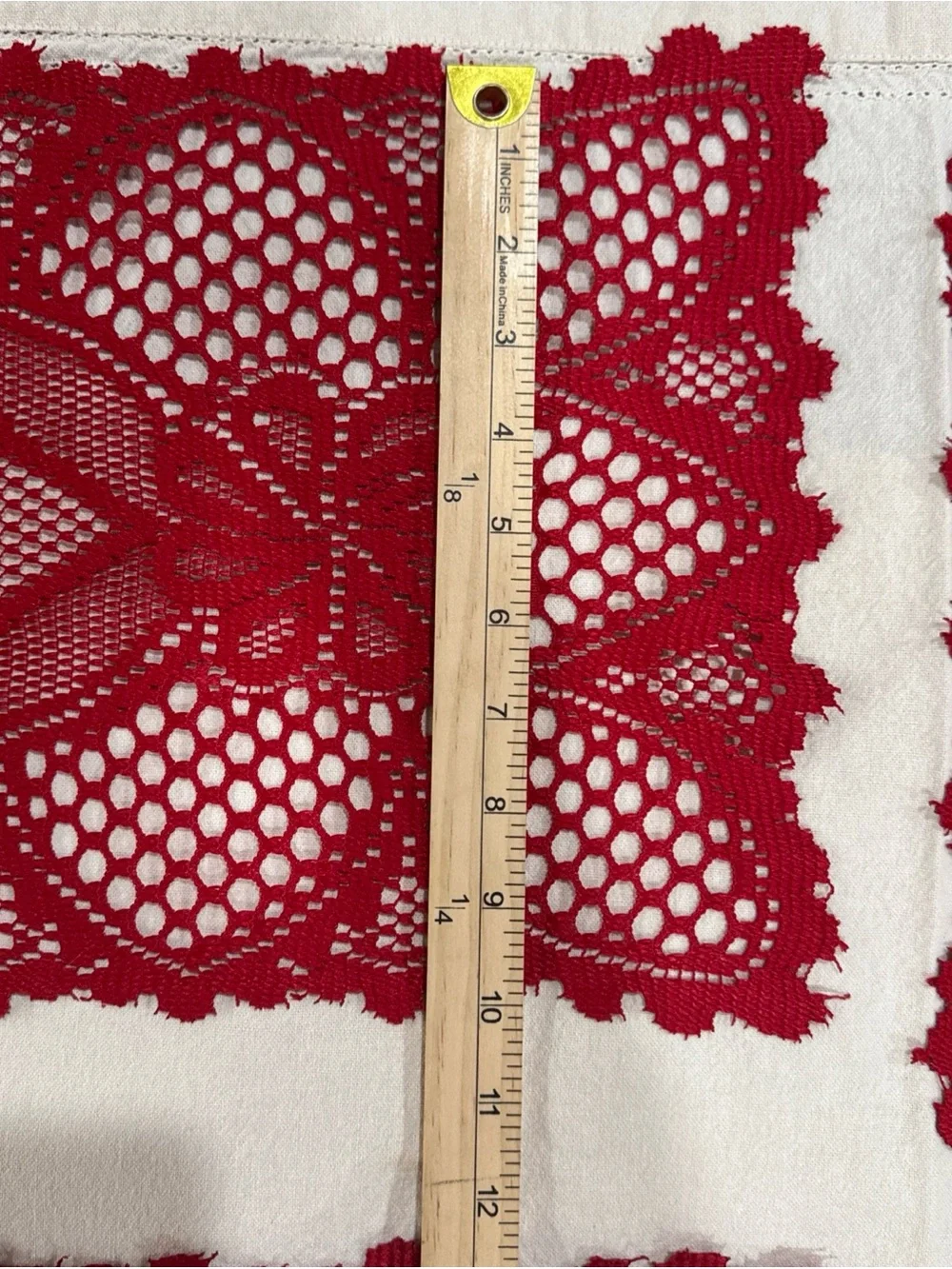 Set of 4 Red Christmas Lace Placemats Doilies Holiday Table Decor 17” x 10”